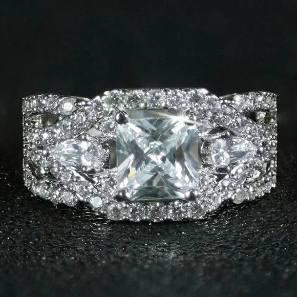 *NEW 18K White Gold Princess Cut Diamond 3PC Ring - Picture 11 of 15